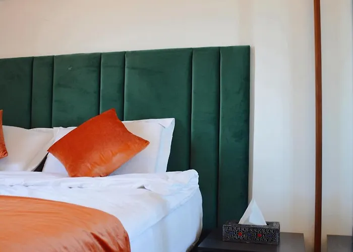 Stylish Moroccan Apartment Near Majorelle Garden, Wi-Fi, Free Airport Shuttle